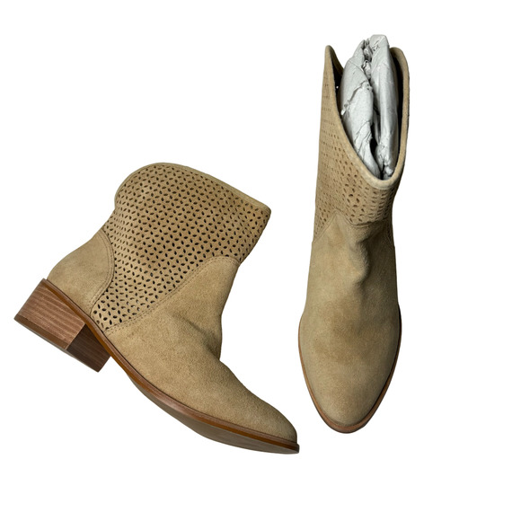 Kaanas Camel Warsaw Ankle Bootie NEW Size 6 - Picture 2 of 9